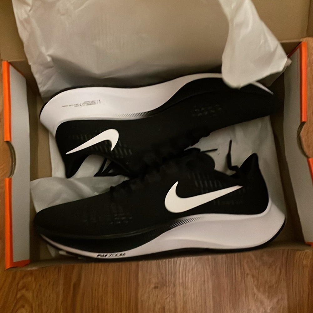 Brand New Women’s Nike Air Zoom Pegasus 37 size 10